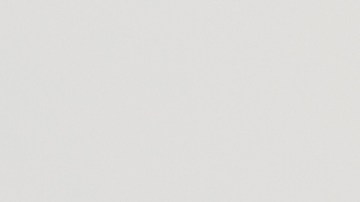 Mujer aplicando crema antiarrugas en el rostro