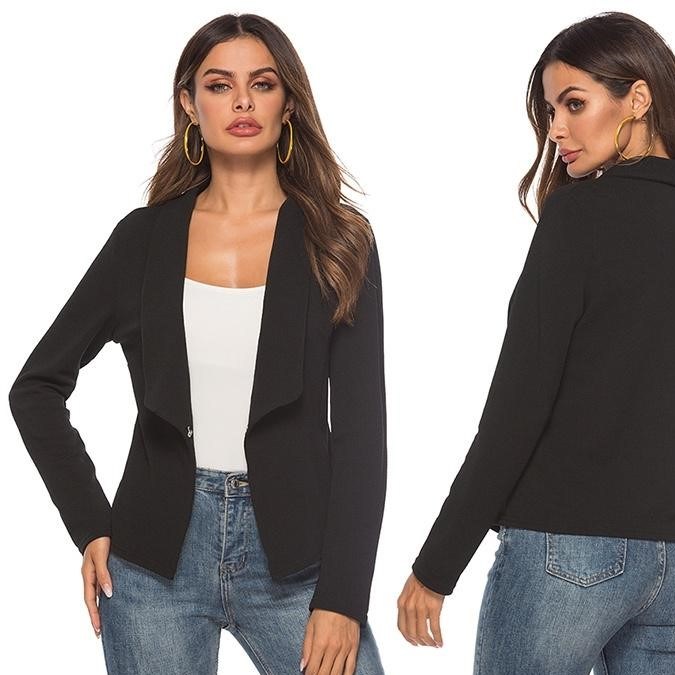 abrigo básico color negro