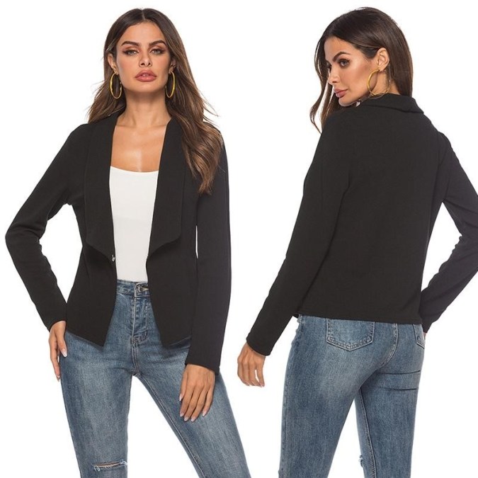 abrigo básico color negro