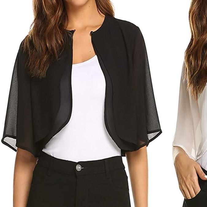 mujer con bolero negro y blanco