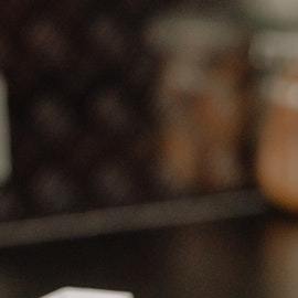 Desinfecta tu teléfono móvil con los mejores productos. Foto de Pexels