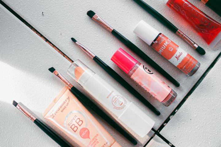 Compra tus productos cosméticos favoritos en los mejores momentos. Foto de Pexels