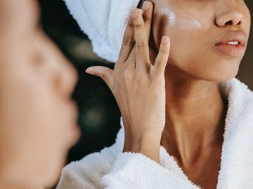 Reduce las arrugas de tu piel con estas cremas ricas en colágeno. Foto de Pexels