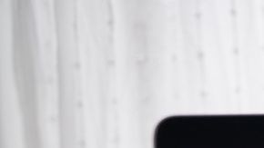 computadora con el logo de amazon