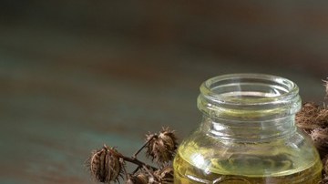 aceite de ricino en frasco de vidrio