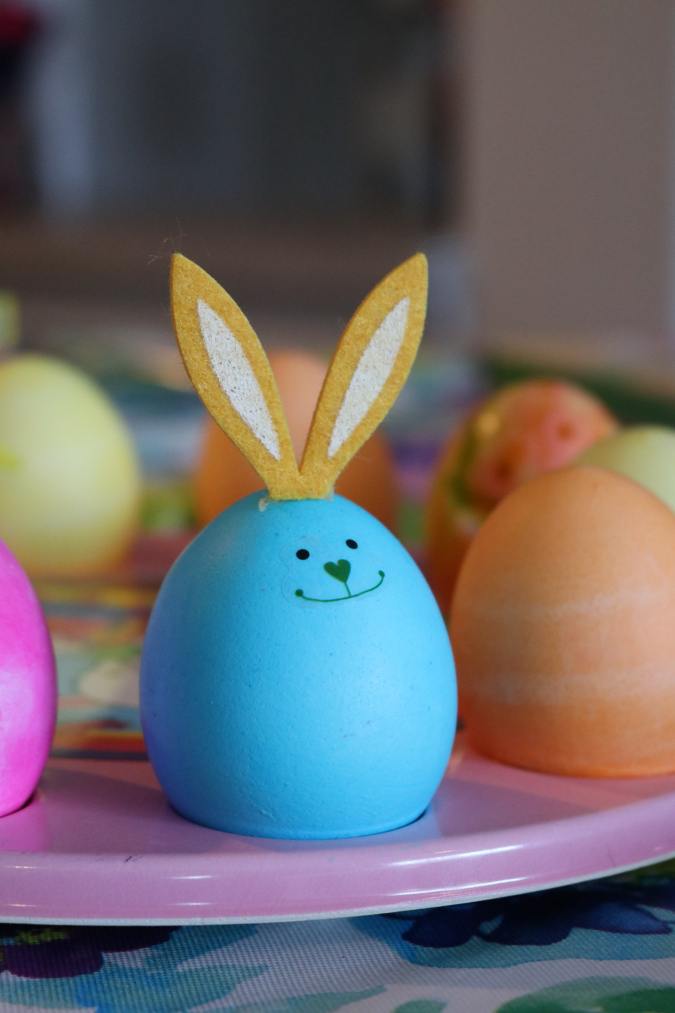 conejo de pascua azul