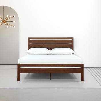 Cama con plataforma de madera