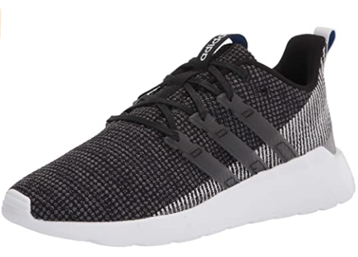 zapatos deportivos negros con blanco