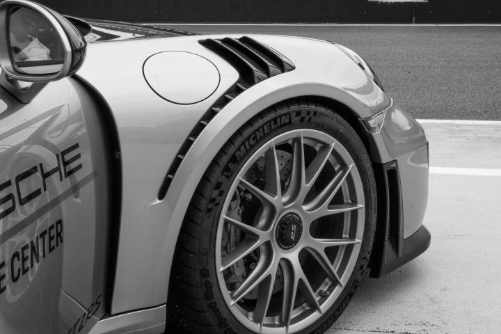 Auto con Neumático Michelin