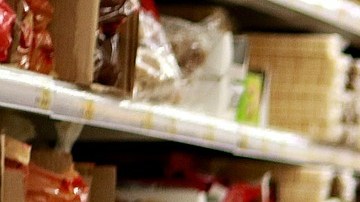 familia en el supermercado