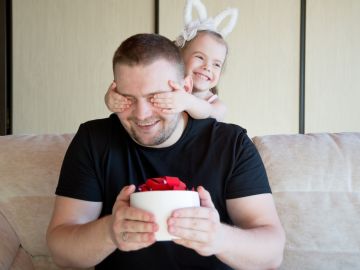 padre e hija en el Día del Padre