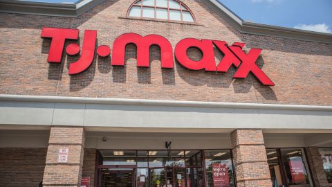 T.J.Maxx ofrece cientos de descuentos y ofertas de verano imperdibles en productos para tí, el hogar, y hasta para tus mascotas. Te compartimos algunas de las mejores | Crédito: Shutterstock