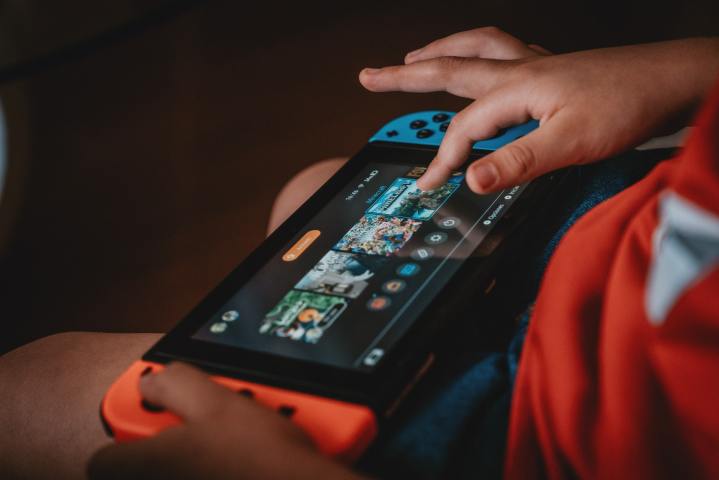 Niño con nintendo switch