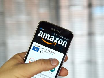 Disfruta de los beneficios que Amazon ofrece con la membresía Prime, como Prime Wardrobe y las ofertas de Amazon Warehouse