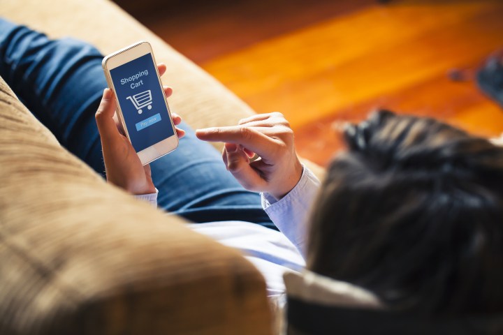 ¡Esta aplicación es gratis! La Capital One Shopping App te ayuda a ahorrar dinero mientras compras en línea.