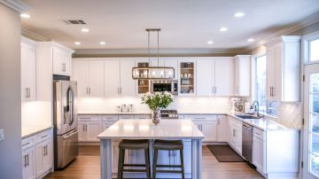 cocina minimalista blanca