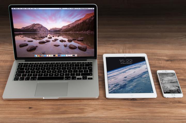 Laptop, tableta y celular Apple
