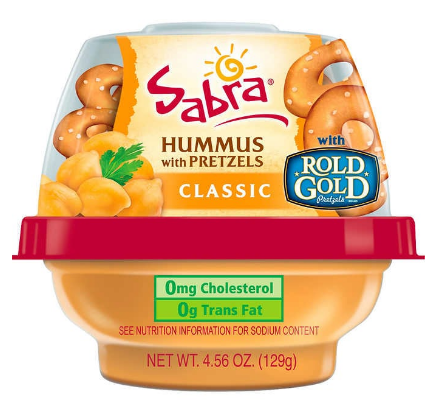snack de pretzels con hummus