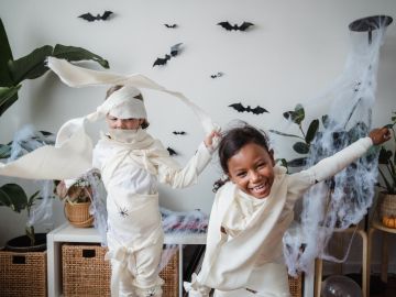 Niños disfrazados en Halloween