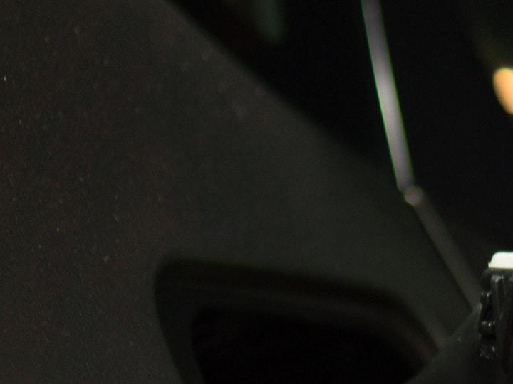 surtiendo gasolina al automóvil