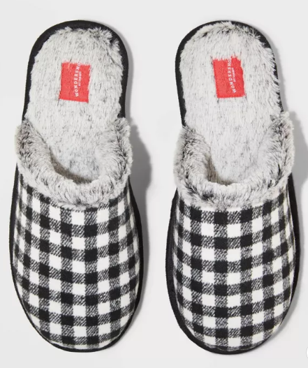 Pantuflas blancas con estampado a cuadros negros Wondershop