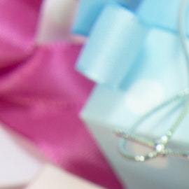 Cajas de regalos de colores