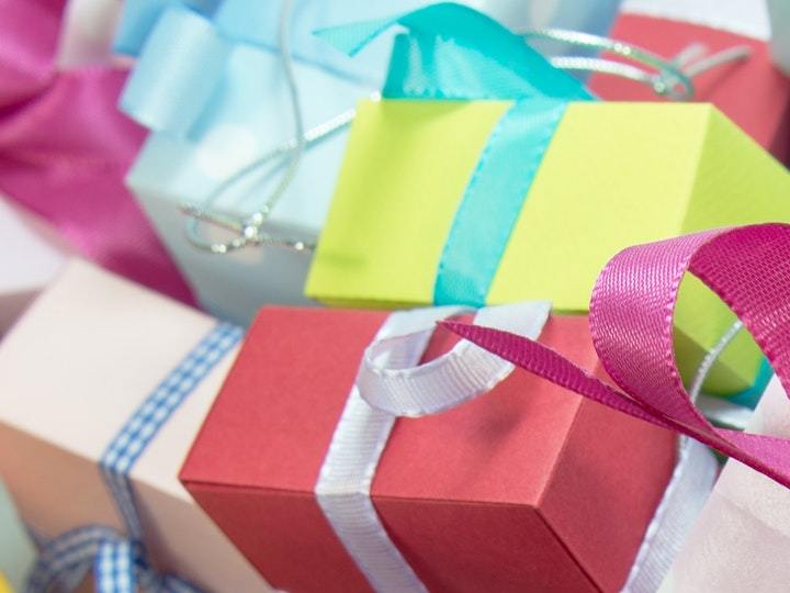 Cajas de regalos de colores