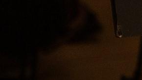 Mujer comprando electrónicos