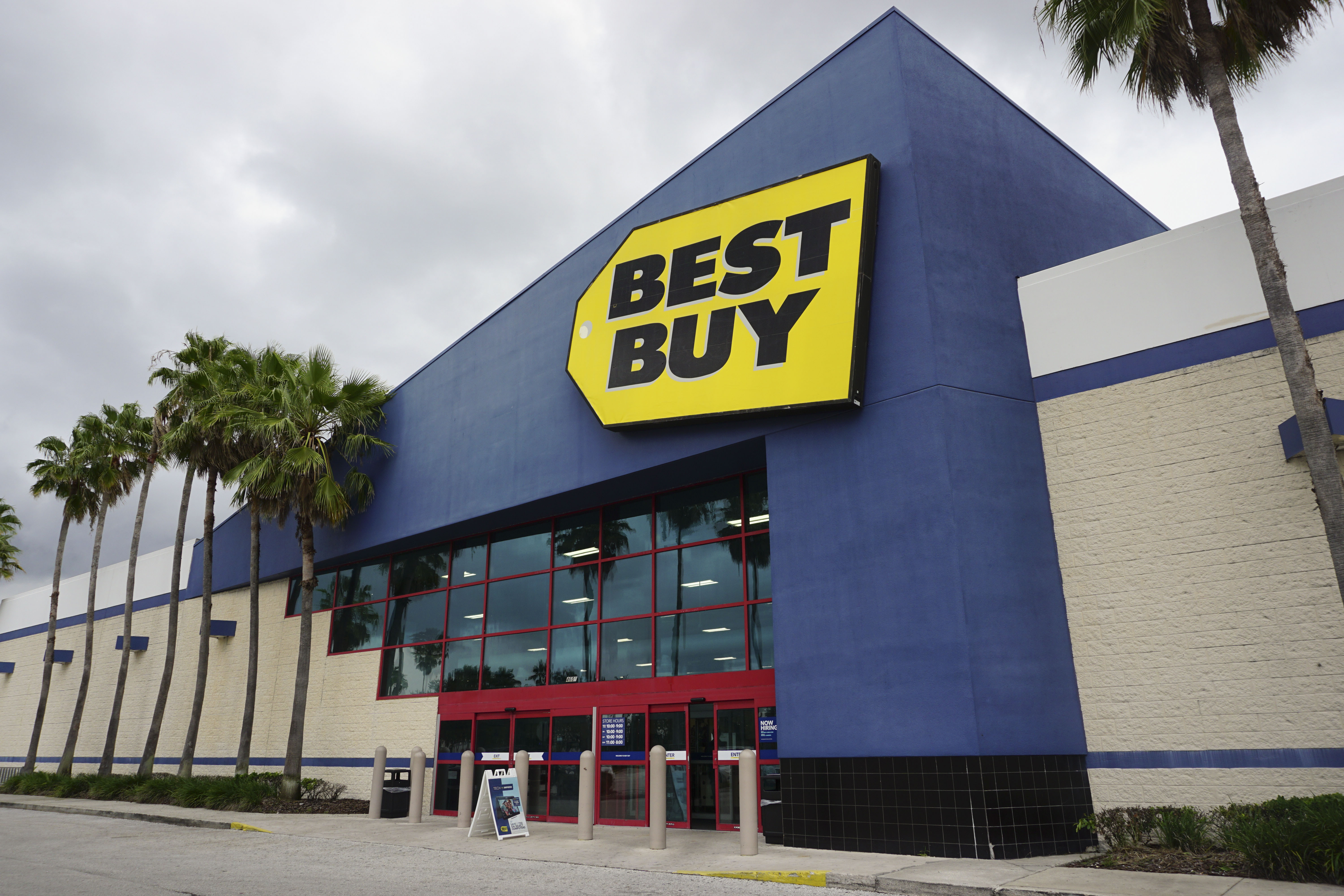 Best bay. Магазин bestbuy. Best buy. Bestbuy логотип. Best buy USA.