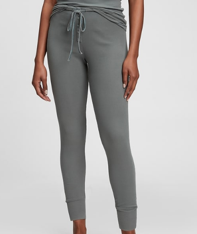 Pantalón deportivo gris con botones GAP