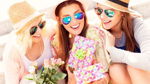 Mujeres celebrando el Mes de la mujer