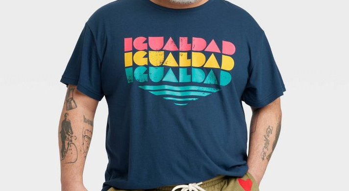 Franela azul con estampado con frase Igualdad Pride Adult