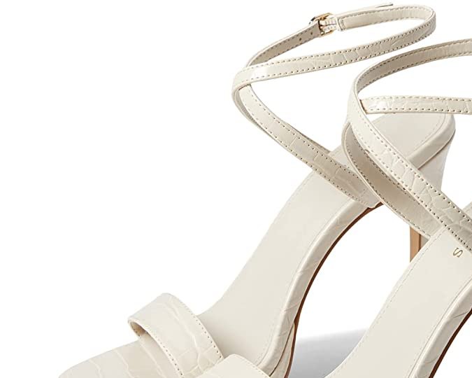 Tacones de aguja blancos GUESS