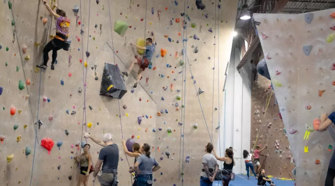 Pase al parque de escalada The Edge Rock Gym