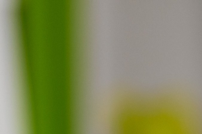 Niño estudiando en Laptop