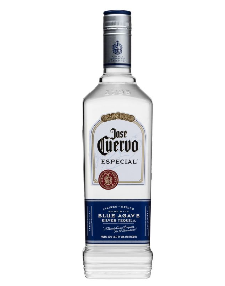 Botella de 750ml de tequila blanco José Cuervo