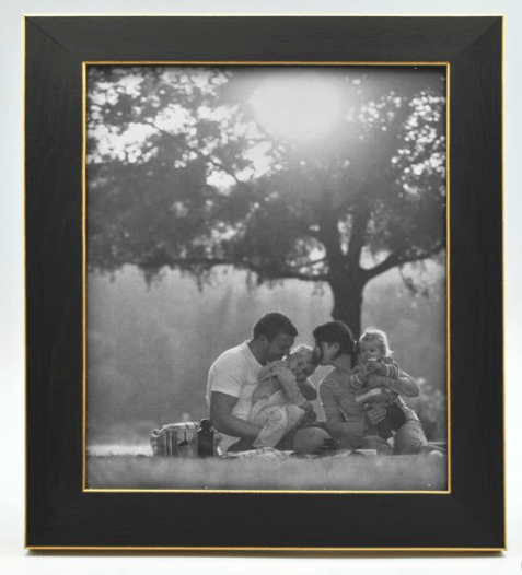 Portarretrato negro con detalles dorados Threshold