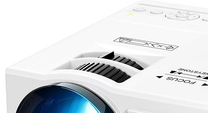 Mini Proyector con lámpara de 7,500 lúmenes Auking 