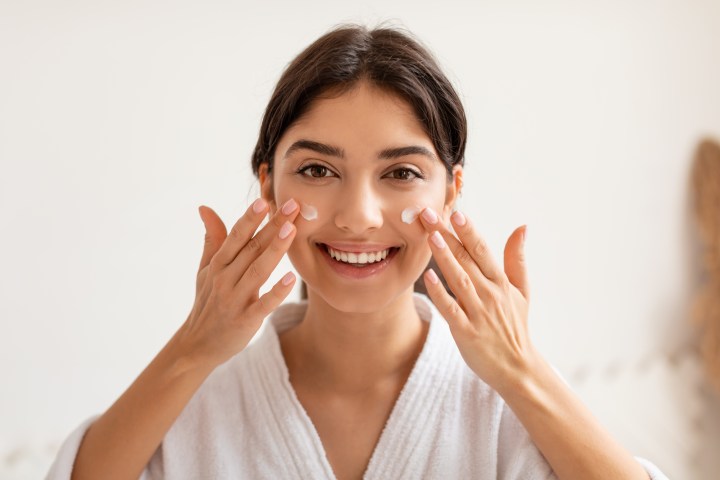 Productos parea el cuidado facial con niacinamida en Amazon