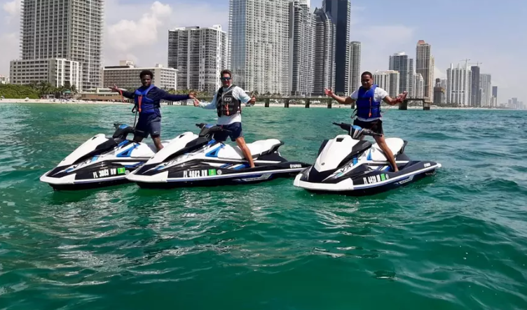 Renta dos motos de agua en Miami