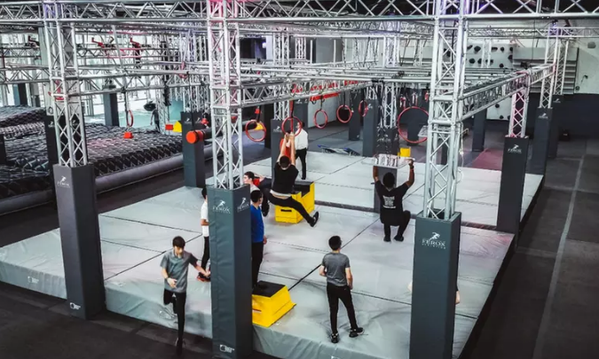 Accede a un parque de juego de saltos en Nueva York