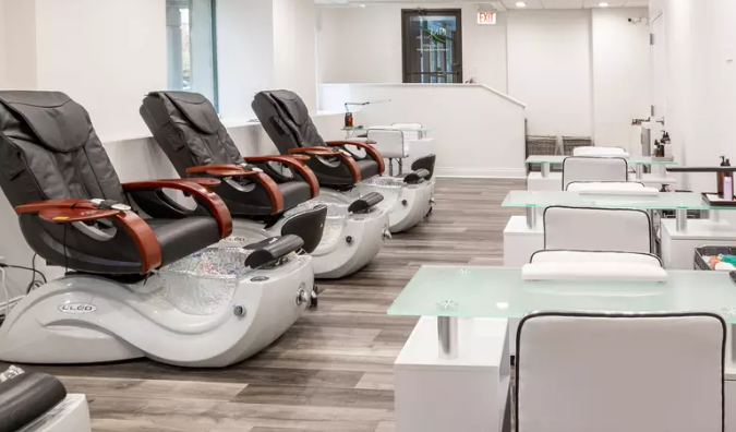 Sesión de pedicura con aromaterapia