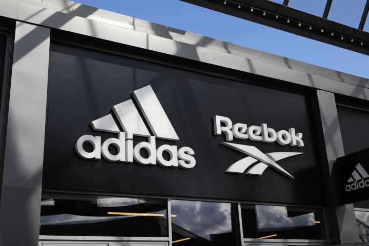 zapatos reebok y adidas en descuento