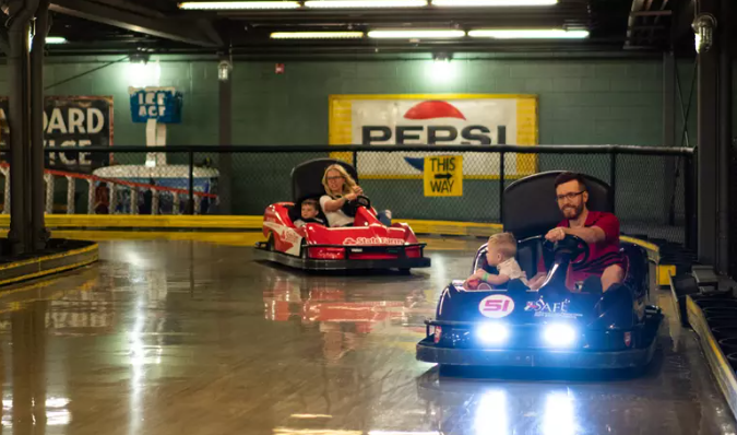 Acceso para una persona al parque de atracciones en Chicago de Living Social