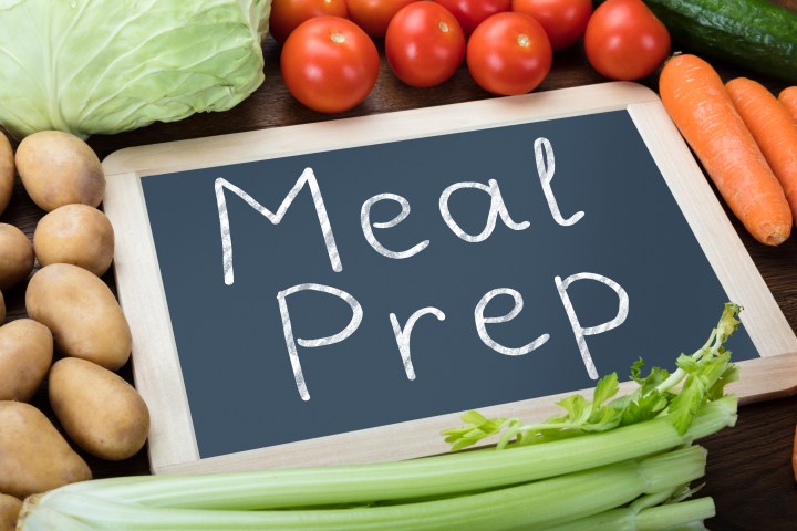cartel de meal prep con frutas y verduras