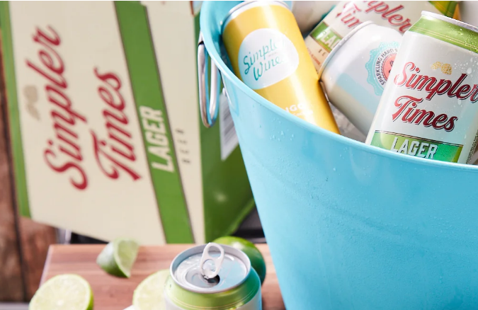 Caja de cervezas refrescantes en Trader Joe’s