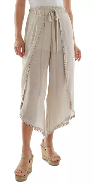 Short para dama con recubrimiento en forma de falda BCX en Macy’s