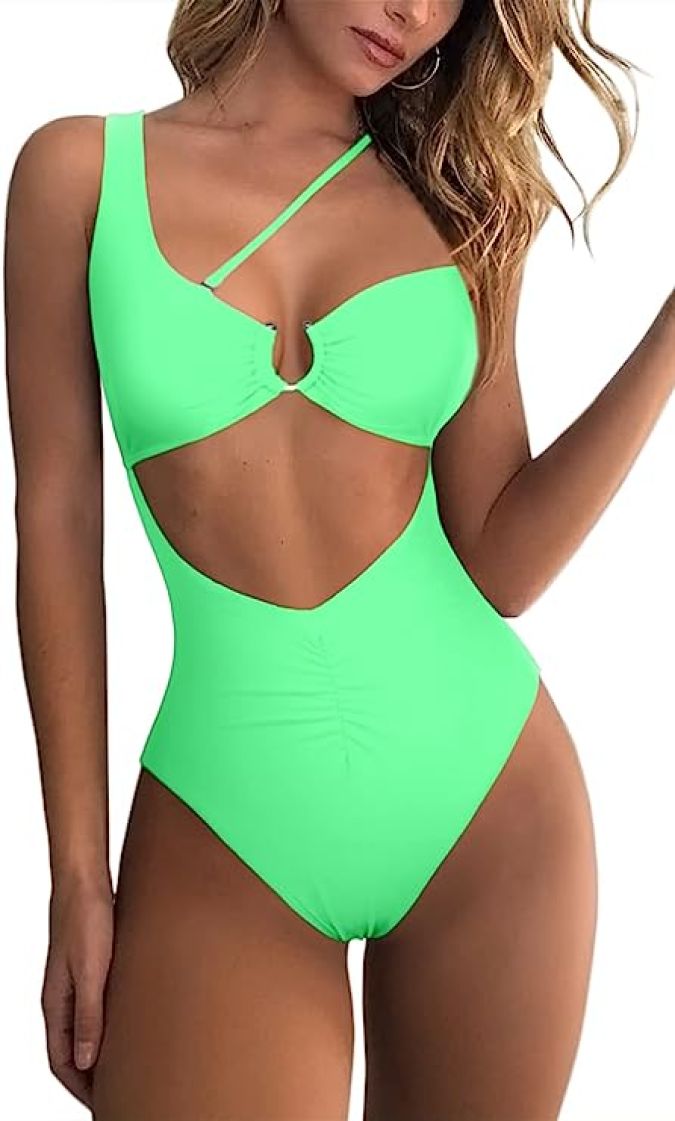 Traje de baño para dama con corte asimétrico QINSEN en Amazon