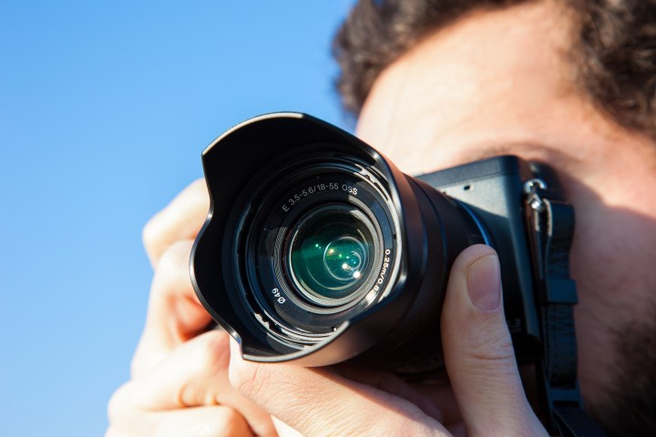 Obtén las mejores fotografías con alguna de las camaras digitales a prueba de agua disponibles en Amazon