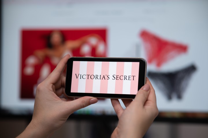 Aprovecha los buenos precios de Victoria's Secret en prendas de lencería femenina